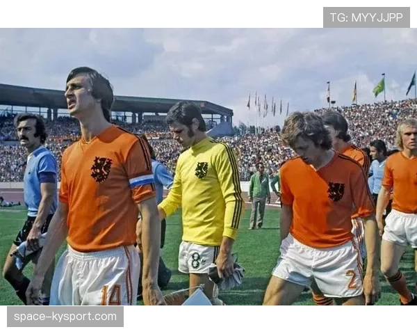 巴塞罗那足球博物馆开设特展,回顾克鲁伊夫“梦一队”的全攻全守哲学