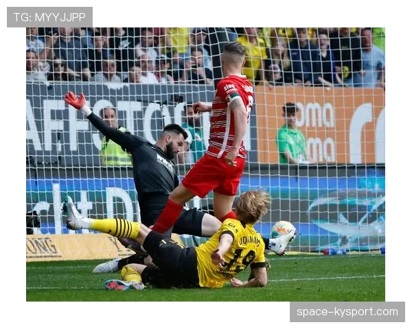 半场战报：奥格斯堡1-0领先波鸿，贝廖点射破门